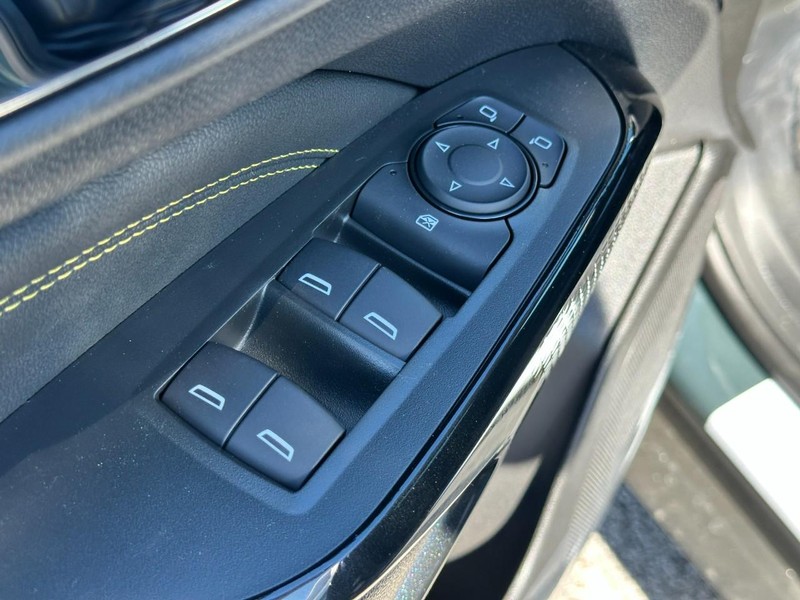 Chevrolet Trax Vehicle Full-screen Gallery Image 10