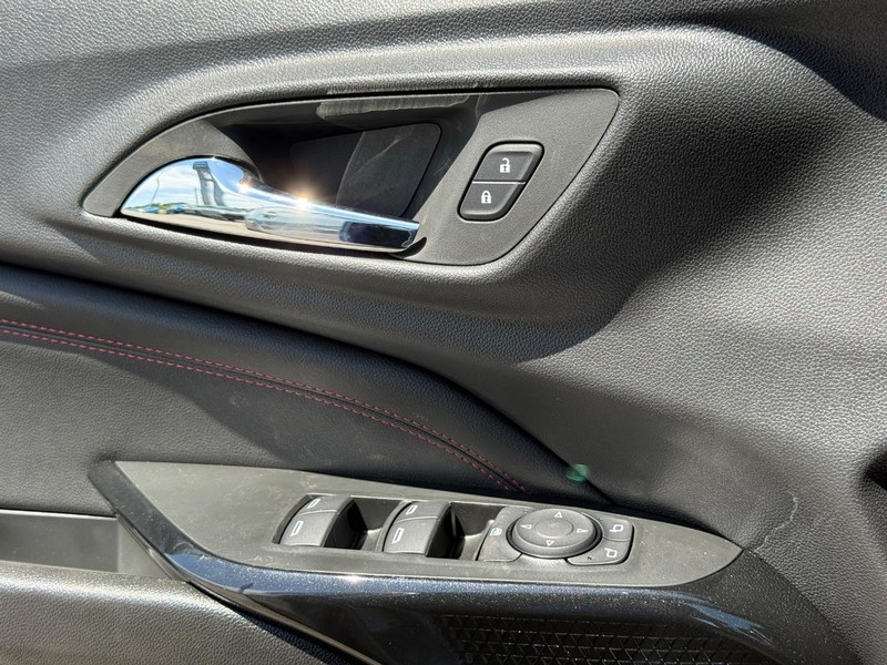 Chevrolet Trax Vehicle Full-screen Gallery Image 9