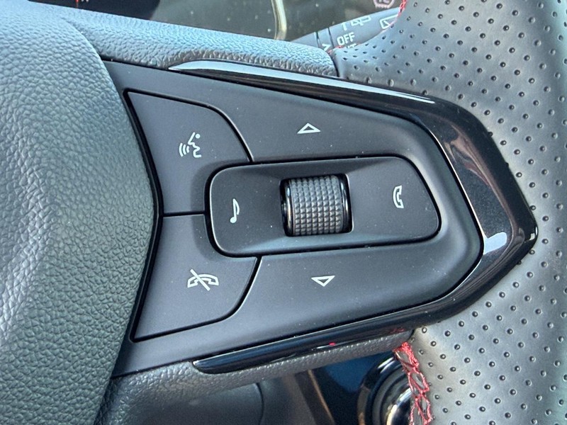 Chevrolet Trax Vehicle Full-screen Gallery Image 11