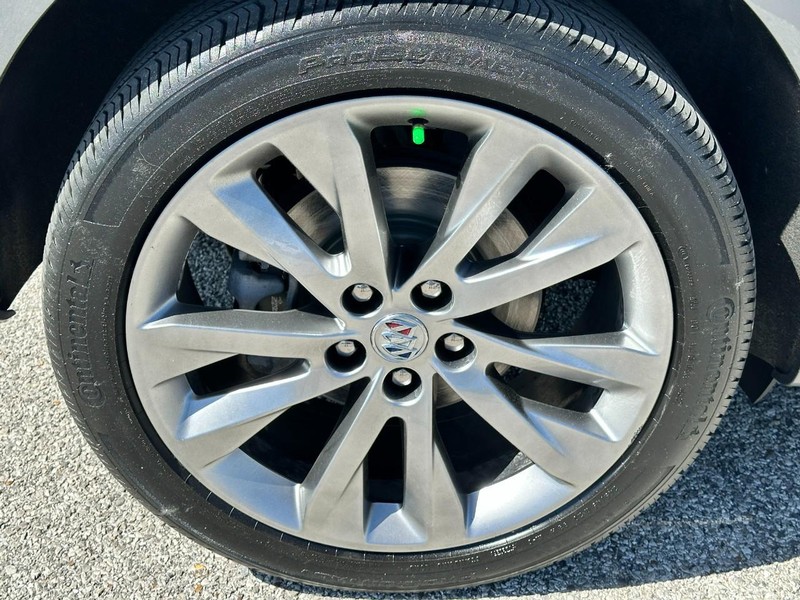 Buick Envision Vehicle Full-screen Gallery Image 06