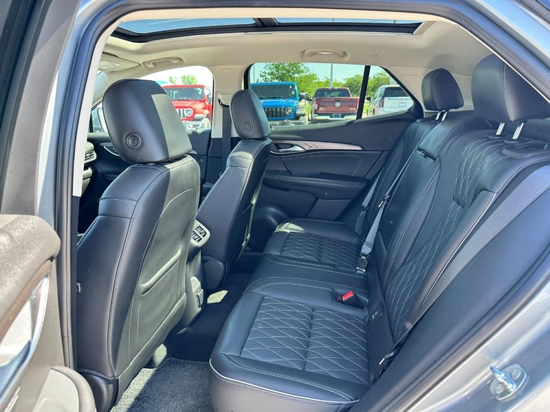 Buick Envision Vehicle Full-screen Gallery Image 10