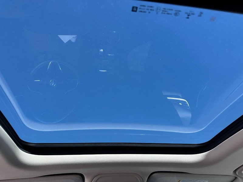 Buick Envision Vehicle Full-screen Gallery Image 11