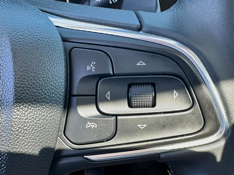 Buick Envision Vehicle Full-screen Gallery Image 21