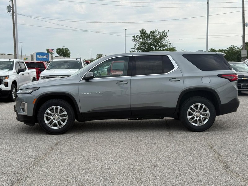 Chevrolet Traverse Vehicle Full-screen Gallery Image 2