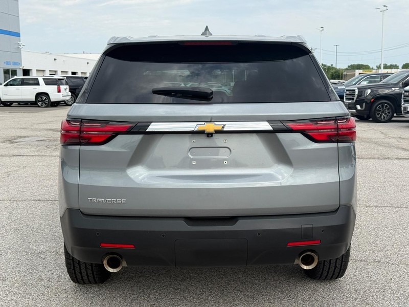Chevrolet Traverse Vehicle Full-screen Gallery Image 4