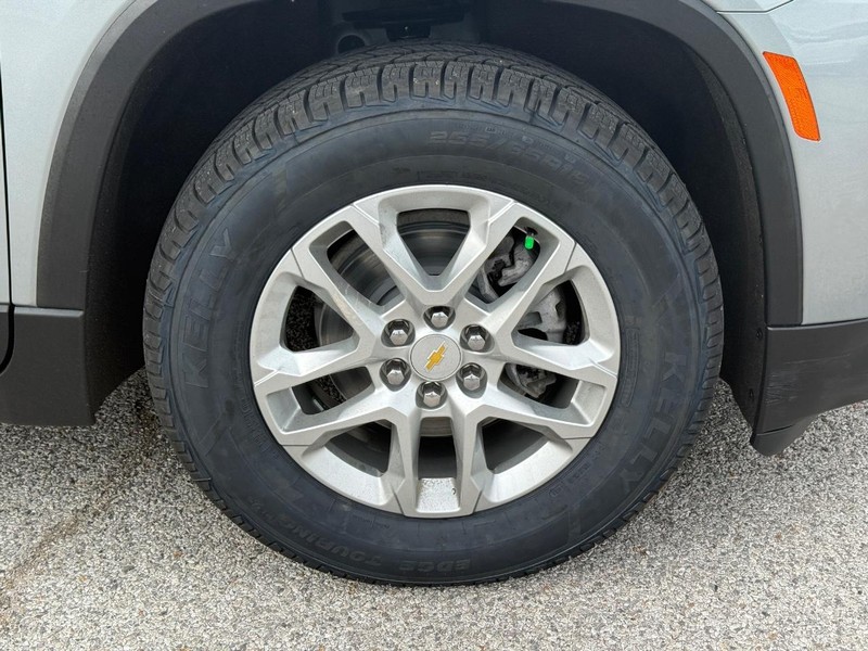 Chevrolet Traverse Vehicle Full-screen Gallery Image 7