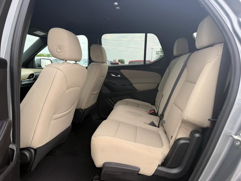 Chevrolet Traverse Vehicle Full-screen Gallery Image 11