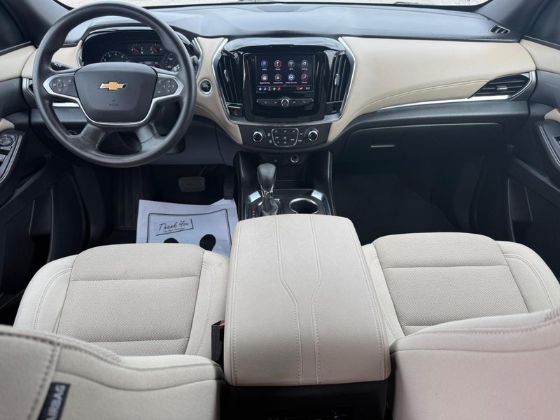 Chevrolet Traverse Vehicle Full-screen Gallery Image 12