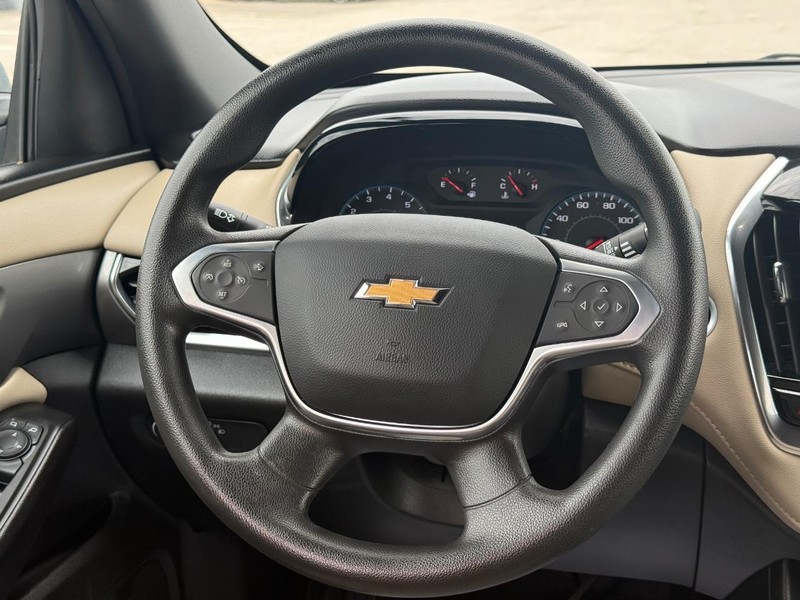 Chevrolet Traverse Vehicle Full-screen Gallery Image 13