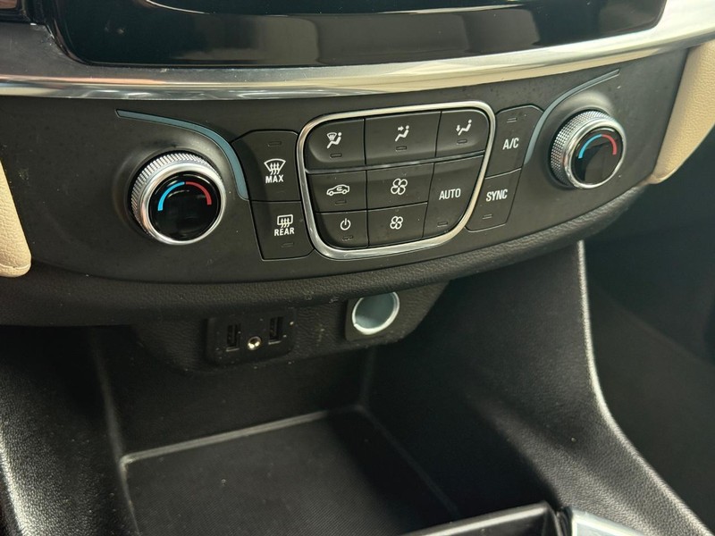 Chevrolet Traverse Vehicle Full-screen Gallery Image 19