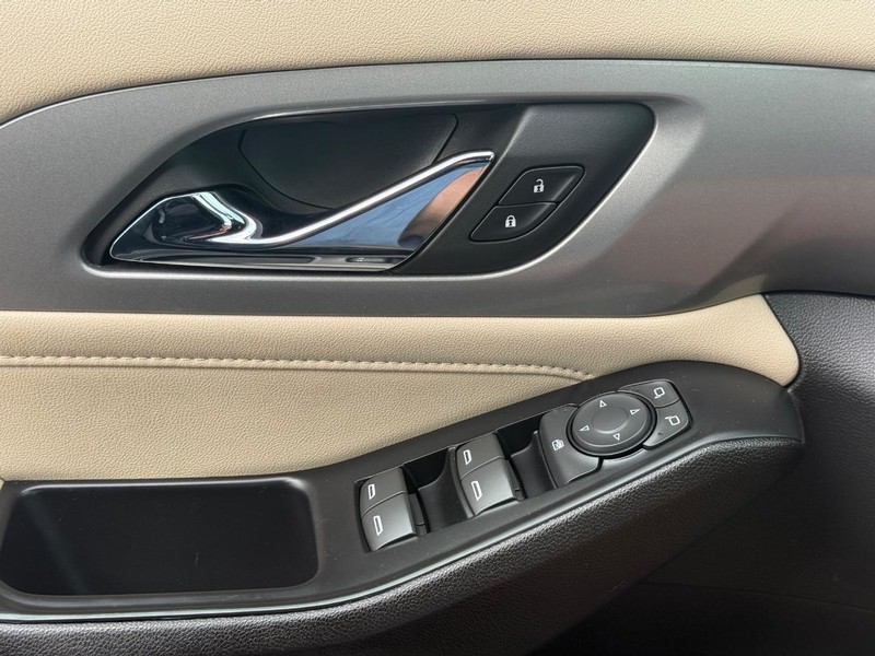 Chevrolet Traverse Vehicle Full-screen Gallery Image 23