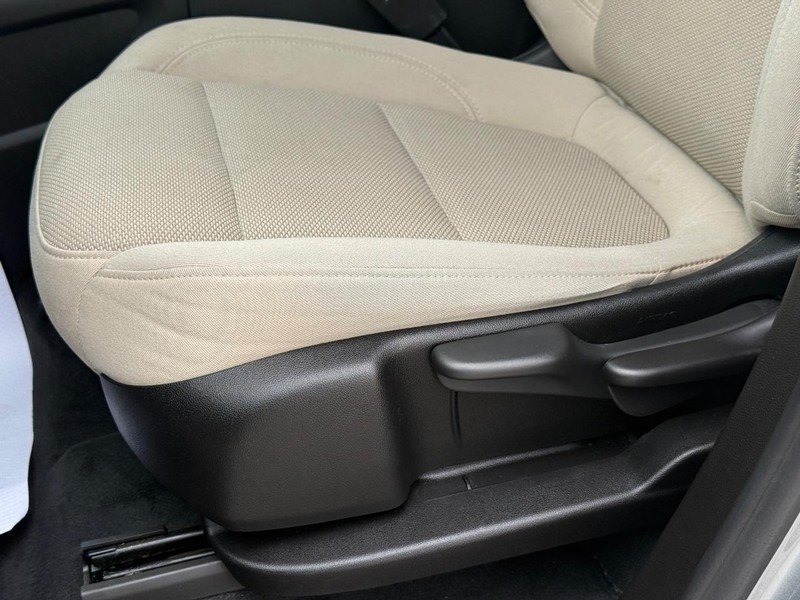 Chevrolet Traverse Vehicle Full-screen Gallery Image 24