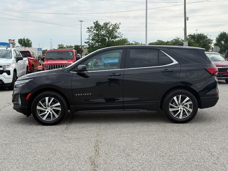 Chevrolet Equinox Vehicle Full-screen Gallery Image 2