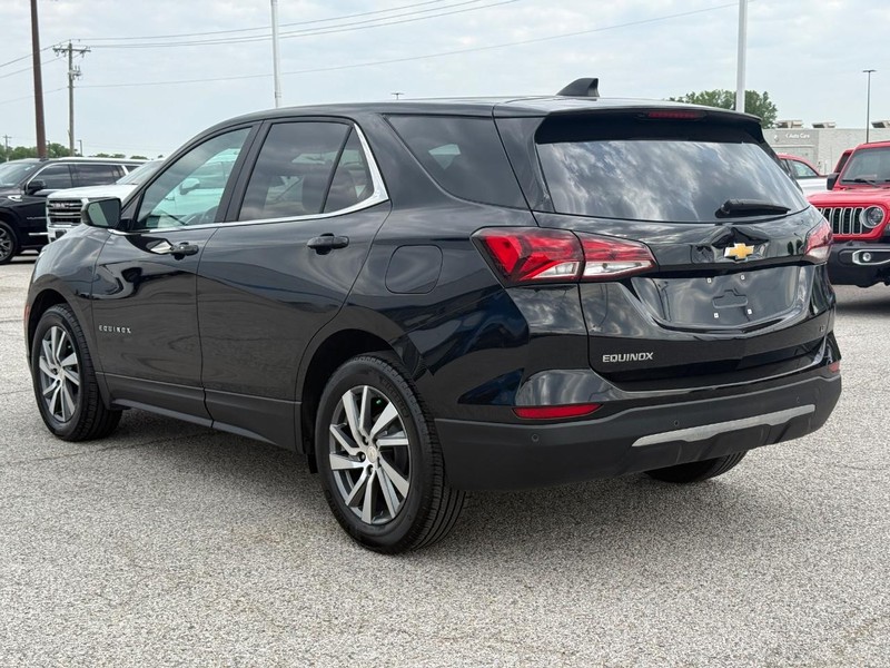 Chevrolet Equinox Vehicle Full-screen Gallery Image 3