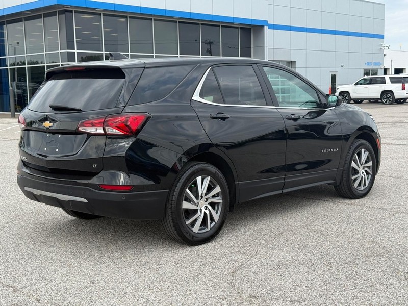 Chevrolet Equinox Vehicle Full-screen Gallery Image 5