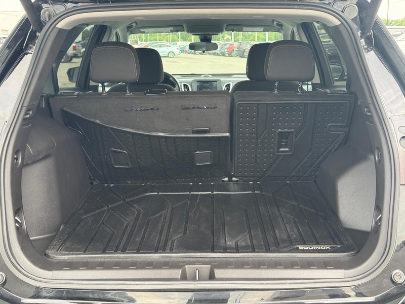 Chevrolet Equinox Vehicle Full-screen Gallery Image 6