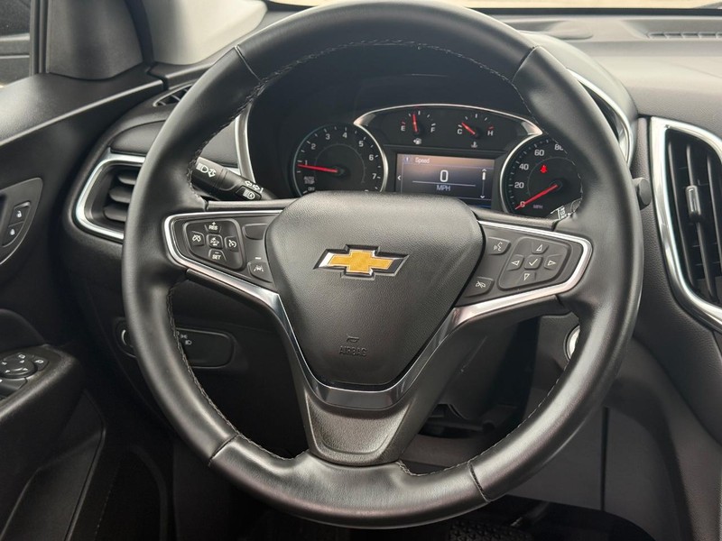 Chevrolet Equinox Vehicle Full-screen Gallery Image 12