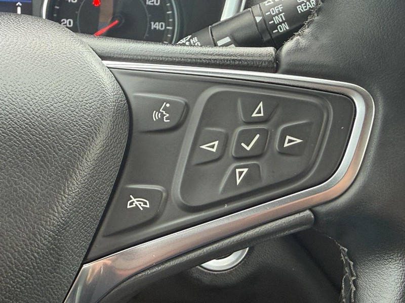 Chevrolet Equinox Vehicle Full-screen Gallery Image 14
