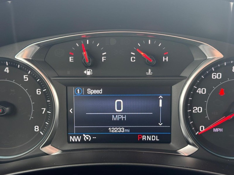 Chevrolet Equinox Vehicle Full-screen Gallery Image 21