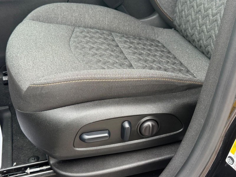 Chevrolet Equinox Vehicle Full-screen Gallery Image 23