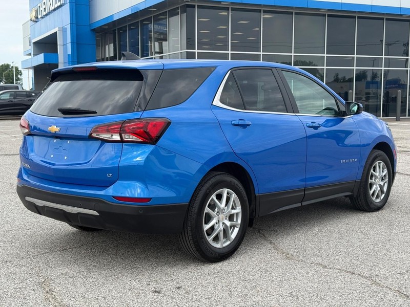 Chevrolet Equinox Vehicle Full-screen Gallery Image 6