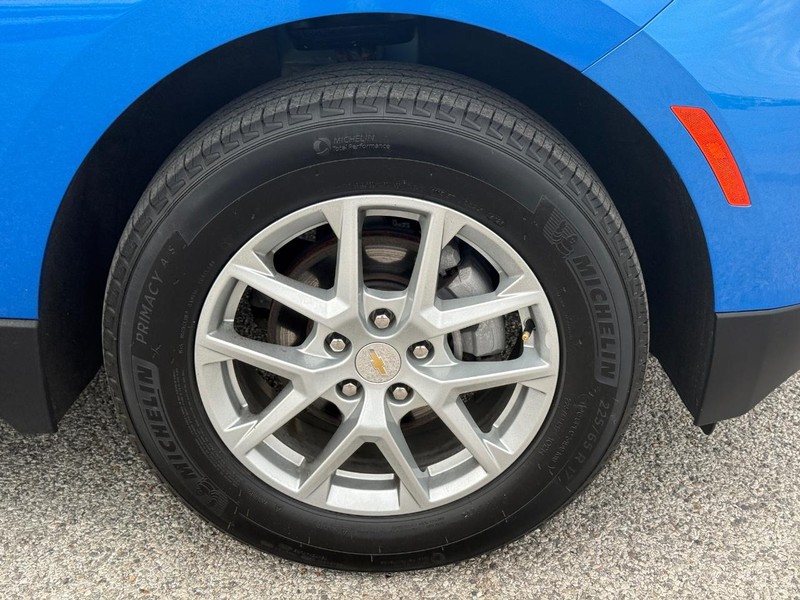 Chevrolet Equinox Vehicle Full-screen Gallery Image 7