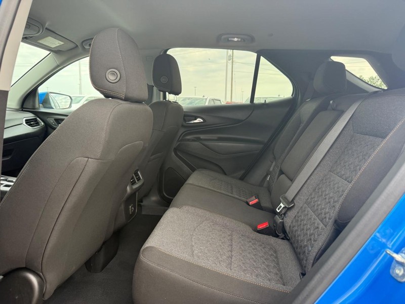 Chevrolet Equinox Vehicle Full-screen Gallery Image 10