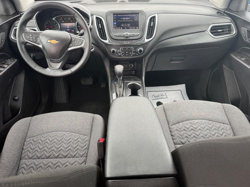 Chevrolet Equinox Vehicle Full-screen Gallery Image 11