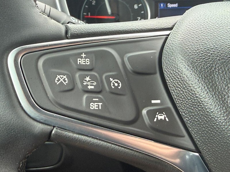 Chevrolet Equinox Vehicle Full-screen Gallery Image 13