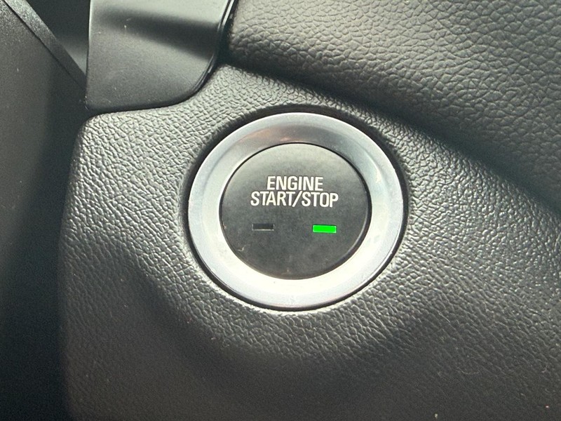 Chevrolet Equinox Vehicle Full-screen Gallery Image 15