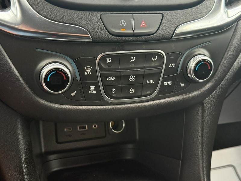 Chevrolet Equinox Vehicle Full-screen Gallery Image 18