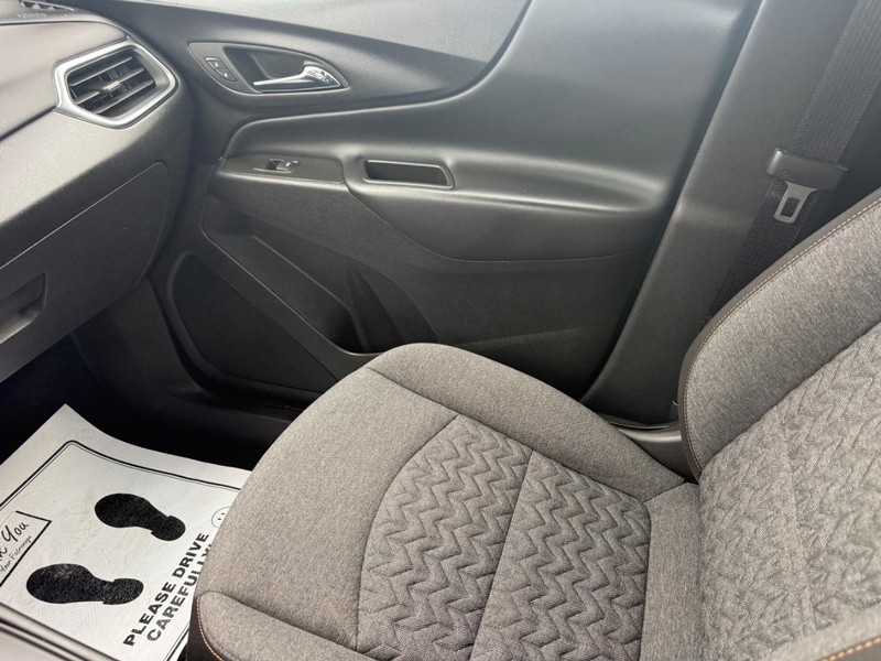 Chevrolet Equinox Vehicle Full-screen Gallery Image 20
