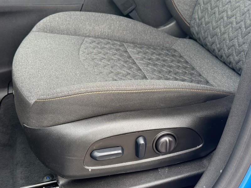 Chevrolet Equinox Vehicle Full-screen Gallery Image 23