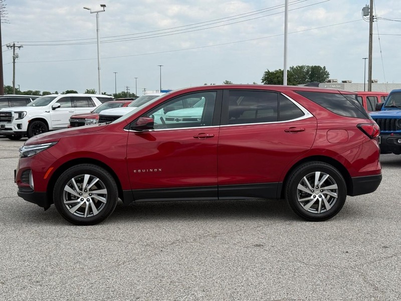 Chevrolet Equinox Vehicle Full-screen Gallery Image 2