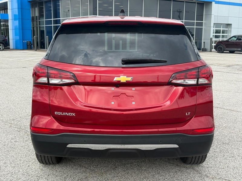 Chevrolet Equinox Vehicle Full-screen Gallery Image 4