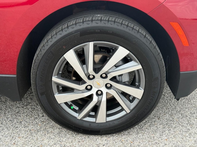Chevrolet Equinox Vehicle Full-screen Gallery Image 7