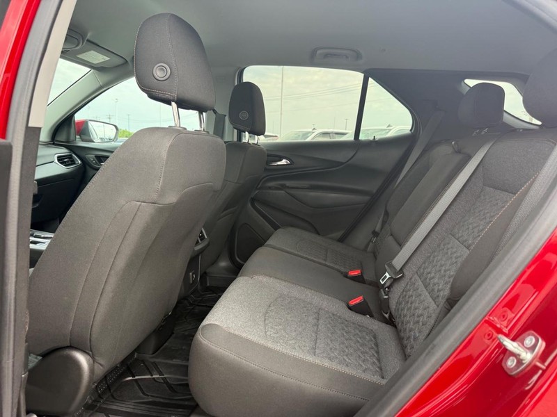 Chevrolet Equinox Vehicle Full-screen Gallery Image 10