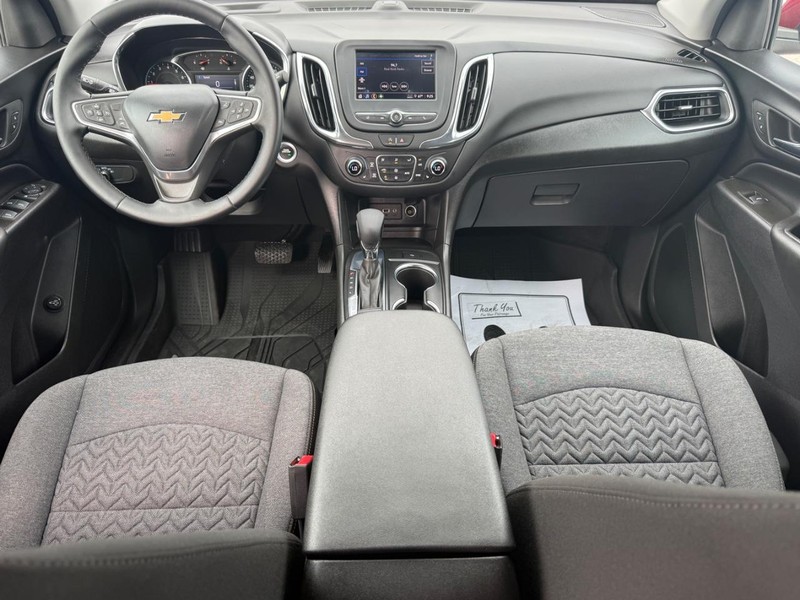 Chevrolet Equinox Vehicle Full-screen Gallery Image 11