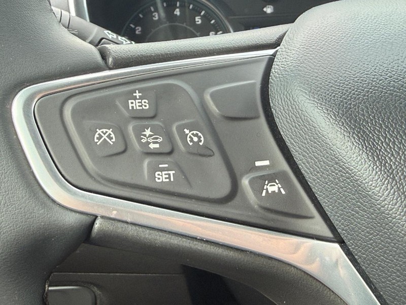 Chevrolet Equinox Vehicle Full-screen Gallery Image 13