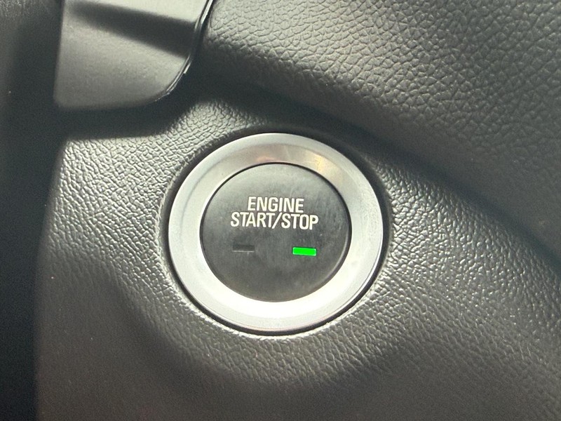 Chevrolet Equinox Vehicle Full-screen Gallery Image 15