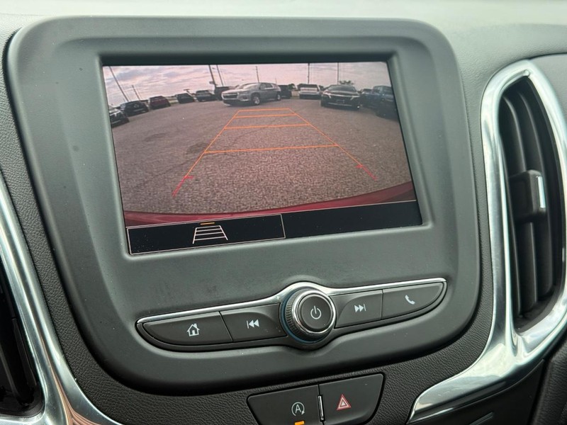 Chevrolet Equinox Vehicle Full-screen Gallery Image 17
