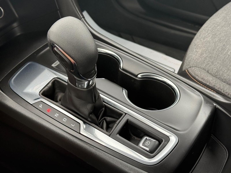 Chevrolet Equinox Vehicle Full-screen Gallery Image 19