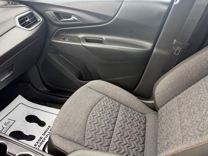 Chevrolet Equinox Vehicle Full-screen Gallery Image 20