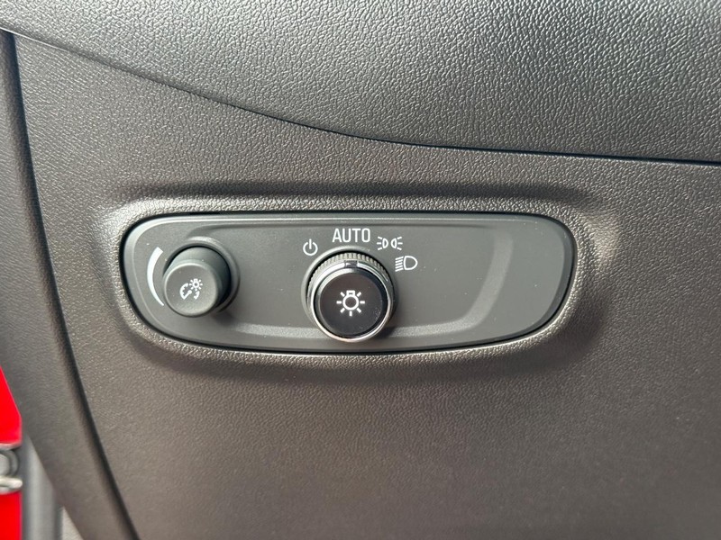 Chevrolet Equinox Vehicle Full-screen Gallery Image 22