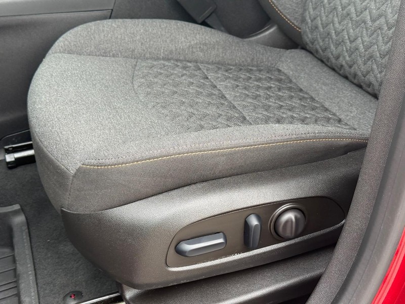Chevrolet Equinox Vehicle Full-screen Gallery Image 24