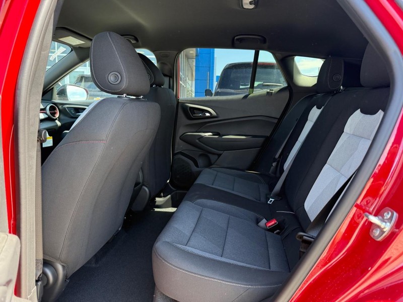Chevrolet Trax Vehicle Full-screen Gallery Image 5