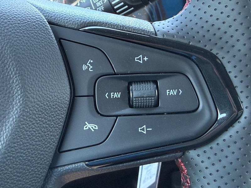 Chevrolet Trax Vehicle Full-screen Gallery Image 9