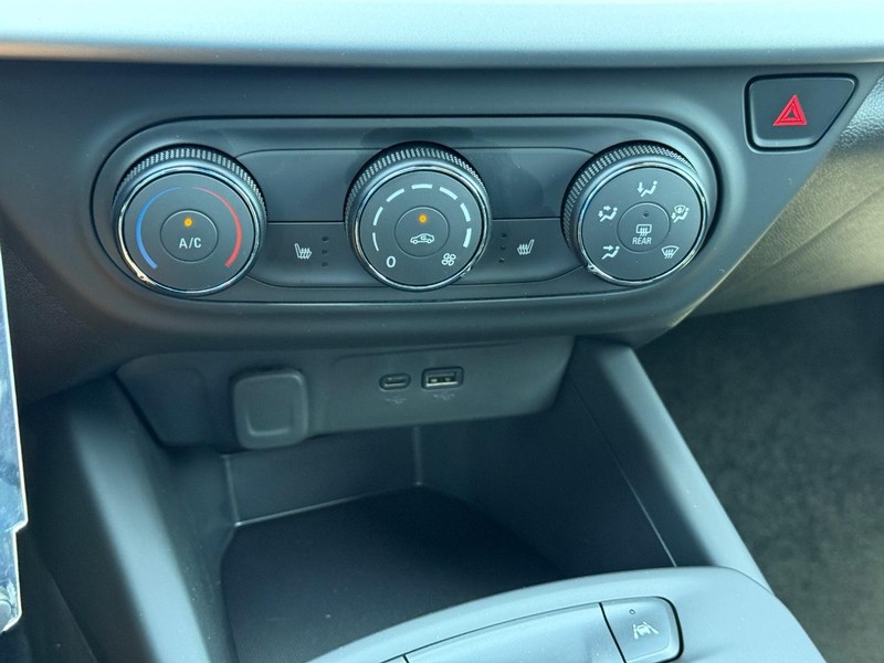 Chevrolet Trax Vehicle Full-screen Gallery Image 12