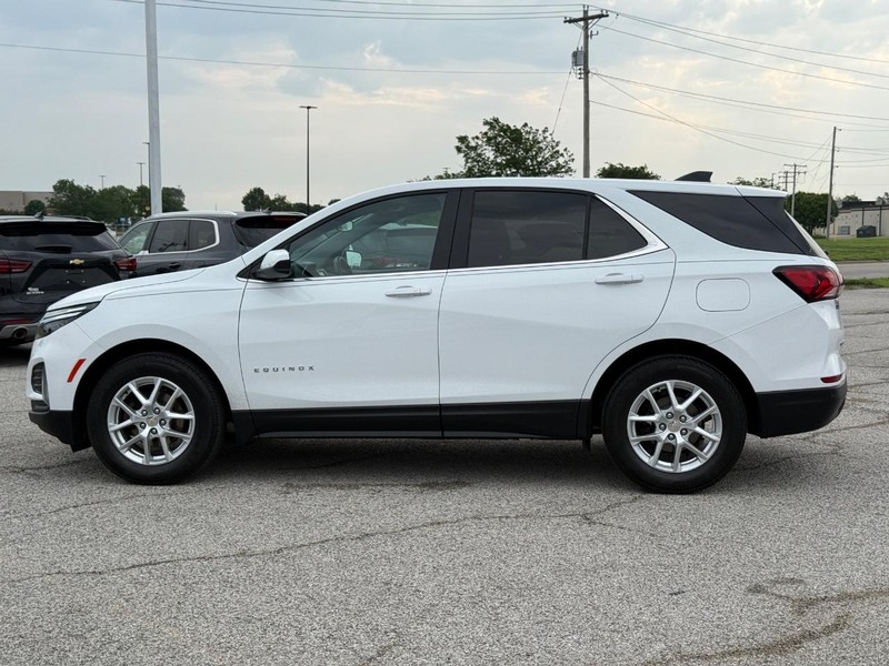 Chevrolet Equinox Vehicle Full-screen Gallery Image 2