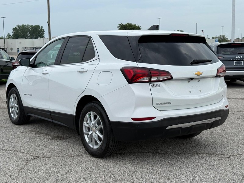 Chevrolet Equinox Vehicle Full-screen Gallery Image 3
